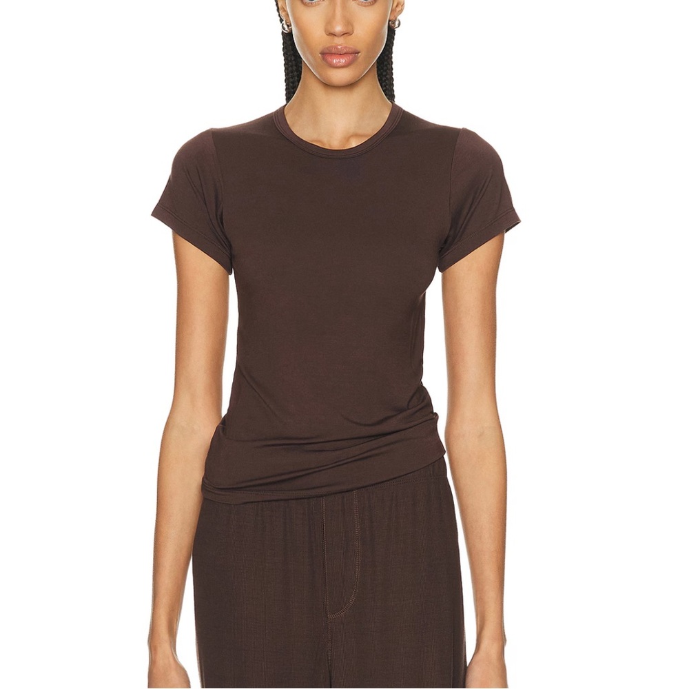 Eterne Fitted Crewneck Short Sleeve T-Shirt